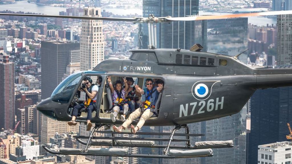open door helicopter flight over new york