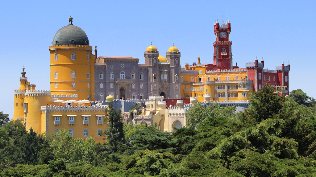 Sintra_-_Palacio_da_Pena_(20332995770)_(cropped2)