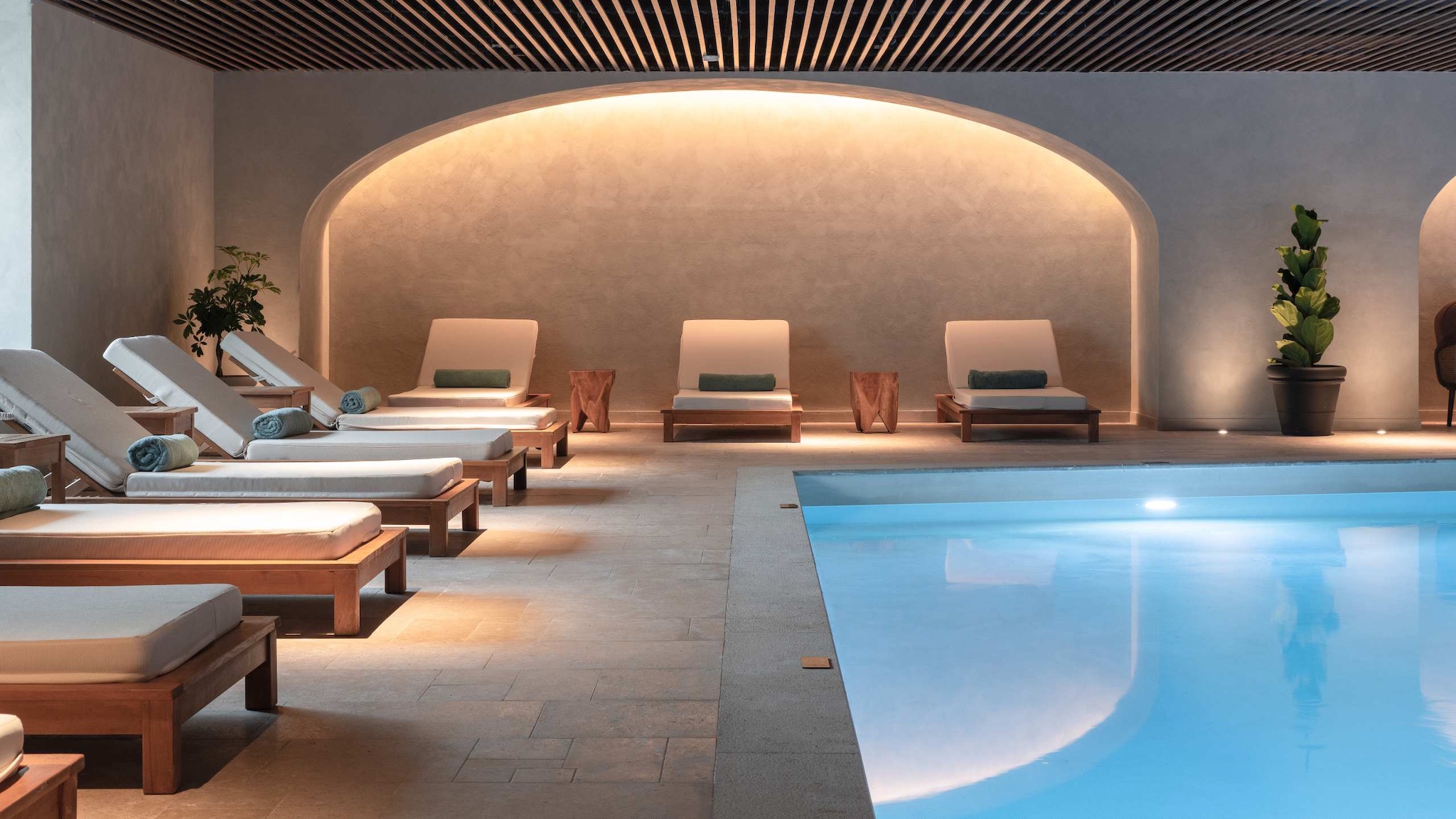 ella_rhodes_helea_wellness_spa_indoor_pool_01_vh