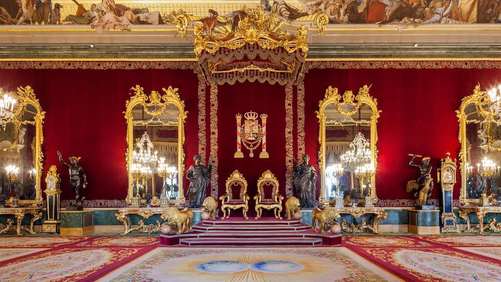 6-salon_del_trono_cabecera_